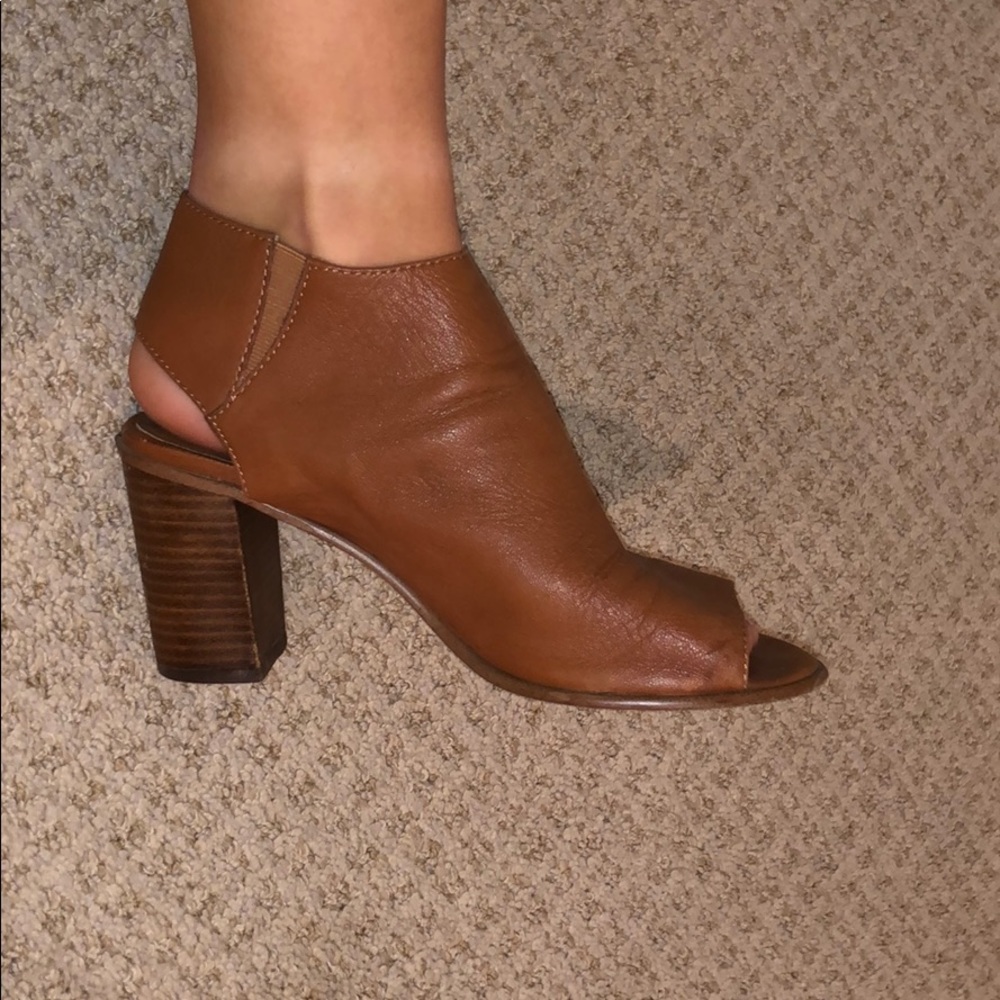 Brown leather Steve Madden booties